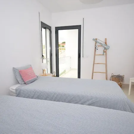 Vila Comfortable In Coto With Swimming Pool