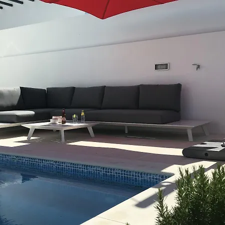 Comfortable In Coto With Swimming Pool Vila