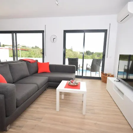 Comfortable In Coto With Swimming Pool Vila *