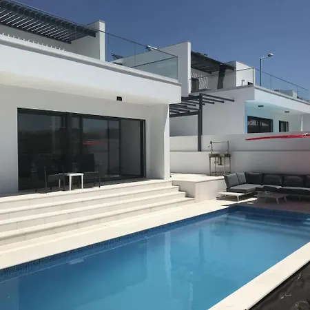 Vila Comfortable In Coto With Swimming Pool